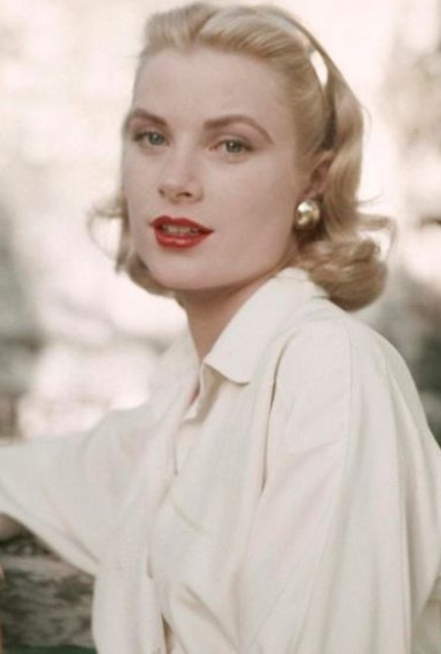 ابرز وافخم مجوهرات غريس كيلي في ذكرى رحيلها