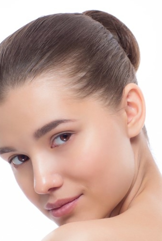 فوائد زيت اللوز المر مع الكركم للبشرة