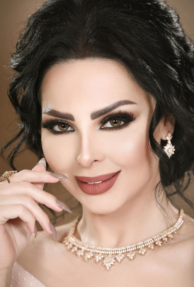 تسريحات شعر ومكياج ديانا كرزون