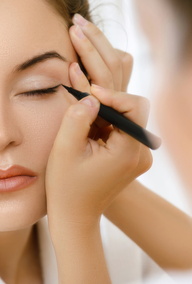  استوحي مكياج مناسب لصاحبات البشرة البيضاء من هذه الخطوات