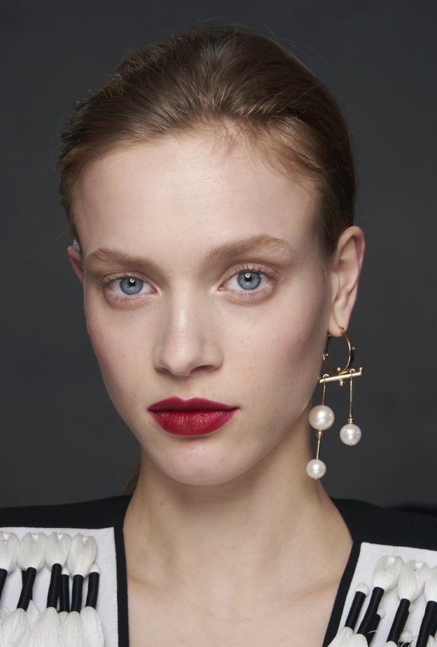 مكياج كلاسيكي بأسلوب givenchy