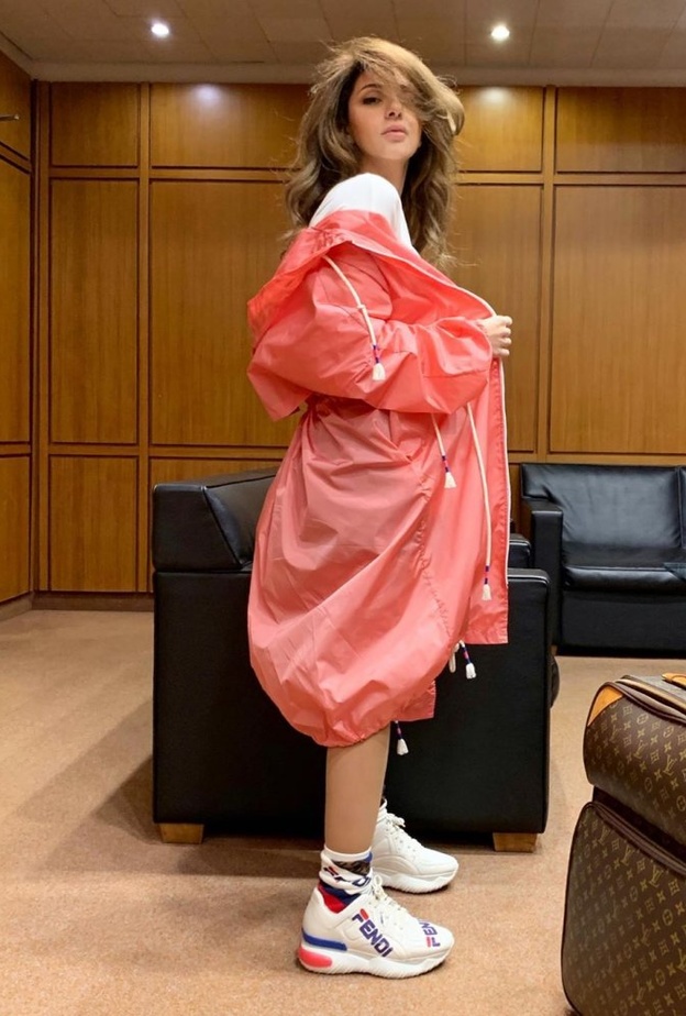 كيفية تنسيق السنيكرز بطريقة جديدة وعصرية على طريقة بلقيس فتحي