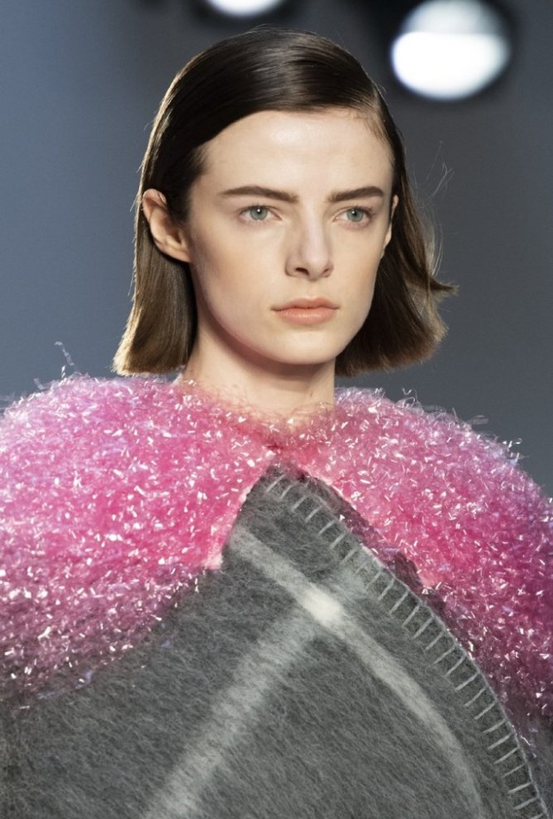  احدث قصات الشعر القصير البارز والكاريه من J.W. Anderson