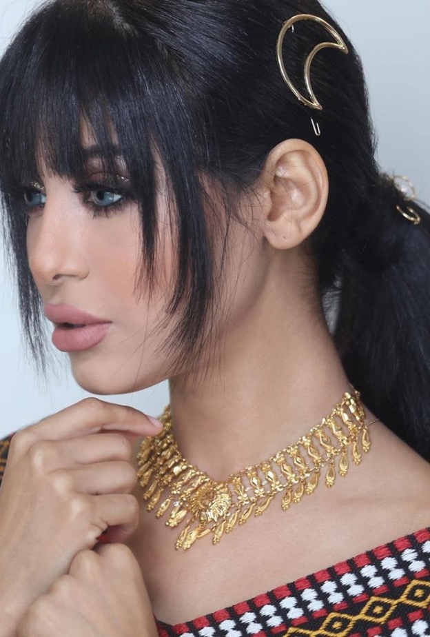  تسريحات شعر مرفوعة ناعمة مع ذيل الحصان مستوحاة من اطلالات شيلاء سبت