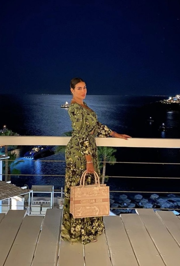 اطلالات صيفية للبحر من وحي ياسمين صبري