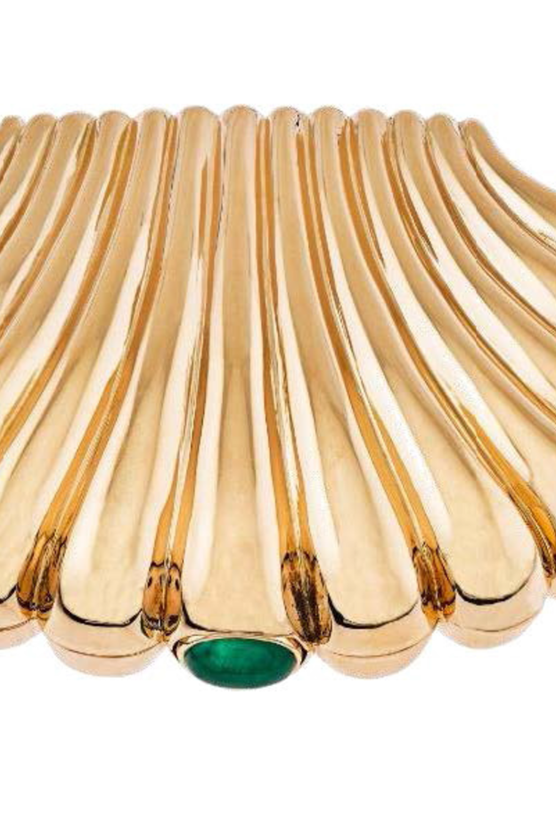 علبة بودرة "كوكيل"، من مجموعة "فان كليف أند آربلز" Van Cleef & Arpels عام 1957