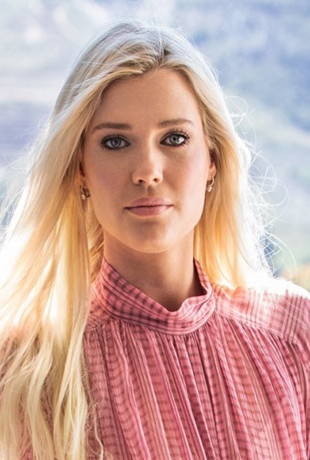 ليدي أميليا تشبه ملامح الأميرة ديانا