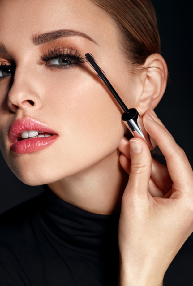 أفضل أنواع الماسكارا لرموش مثالية المظهر