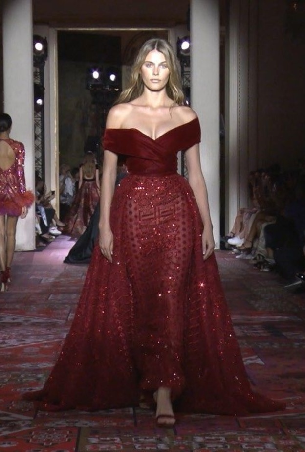 فساتين خطوبة باللون البرغندي من زهير مراد