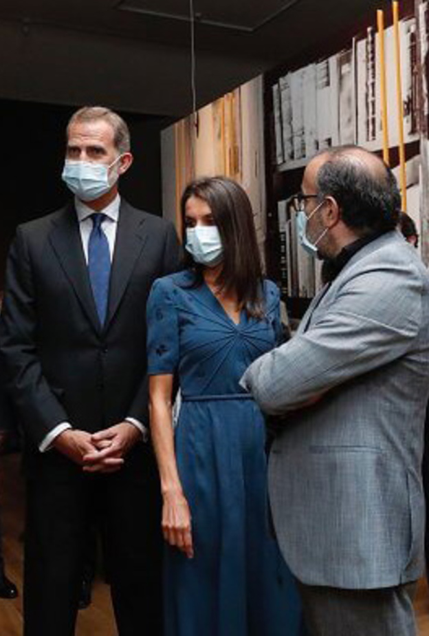 ملك وملكة إسبانيا في افتتاح معرض ميغيل ديليبيس