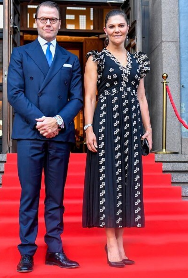 الأميرة فيكتوريا وزوجها في افتتاح الموسم الجديد للأوركسترا الفيلهارمونية الملكية