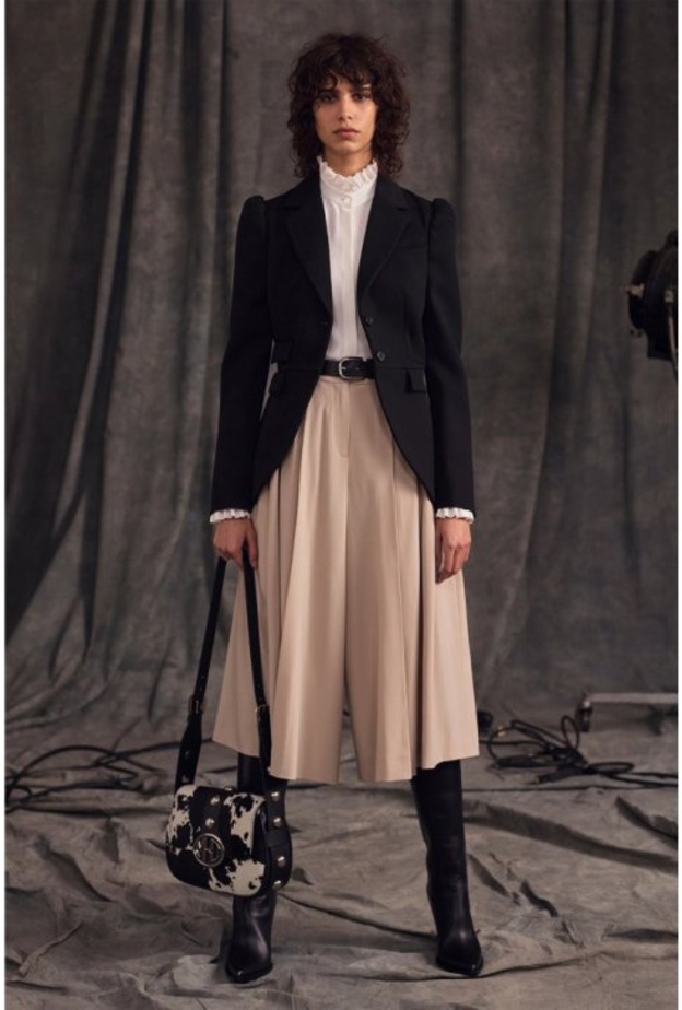 موديلات بليزر خريف 2020 أسود من Michael Kors Collection 