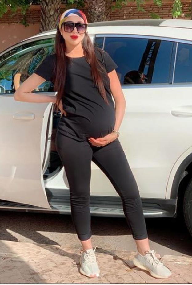 دنيا بطمة حامل