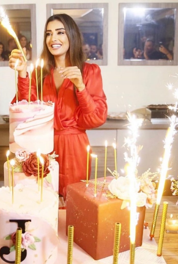 جيسيكا عازار