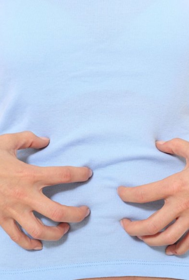 اضرار ومضاعفات عملية شفط دهون البطن بالليزر