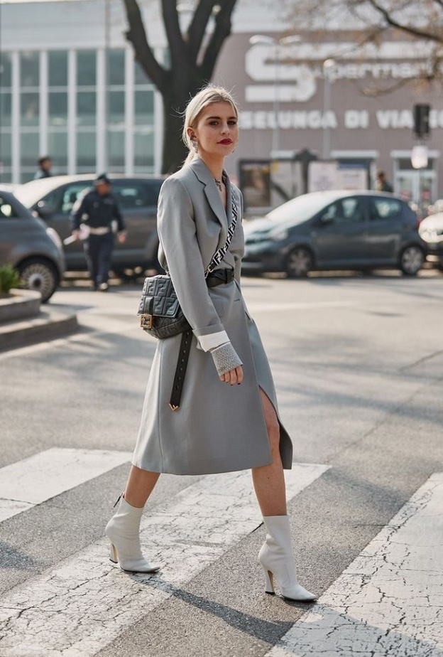  اختاري معطف خريفي أنيق باللون الرمادي