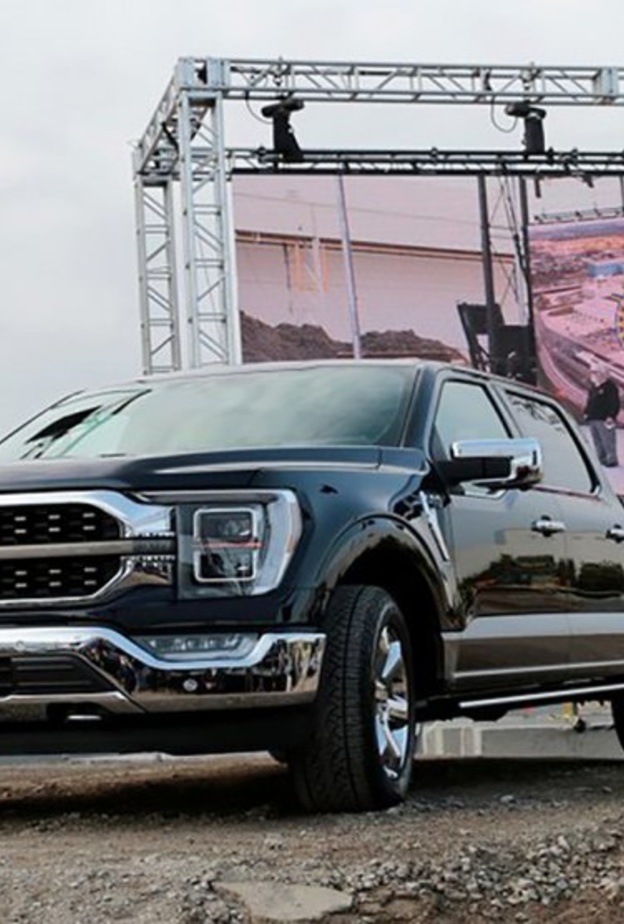 فورد تكشف عن سيارة بيك أب كهربائية