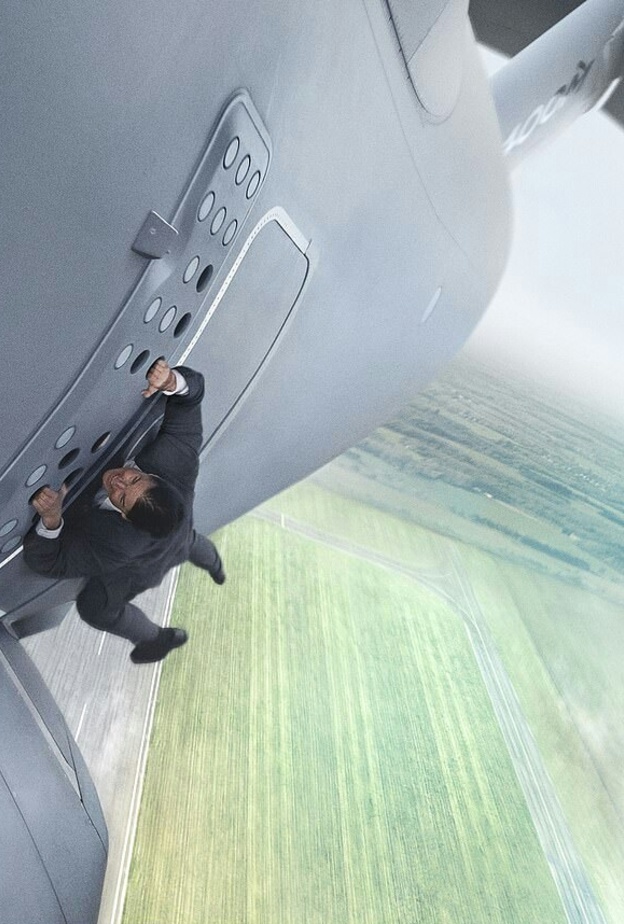 توم كروز يسافر الى الفضاء