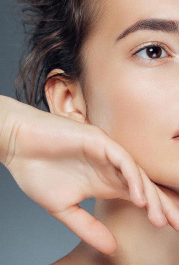  فوائد تقشير صورة رئيسية الوجه بالليزر الفراكشنال وطريقة استخدامه