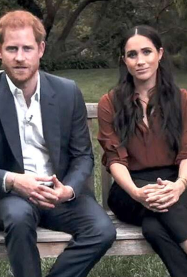 صور أحدث إطلالات ميغان ماركل بالقميص في لوك أنيق وعصري