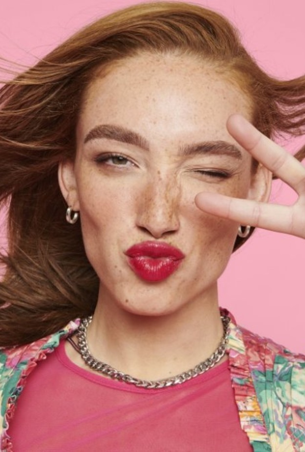  قلم الحواجب Brow Microfilling من Benefit.. تأثير مايكروبليدنغ يدوم لمدة 24 ساعة