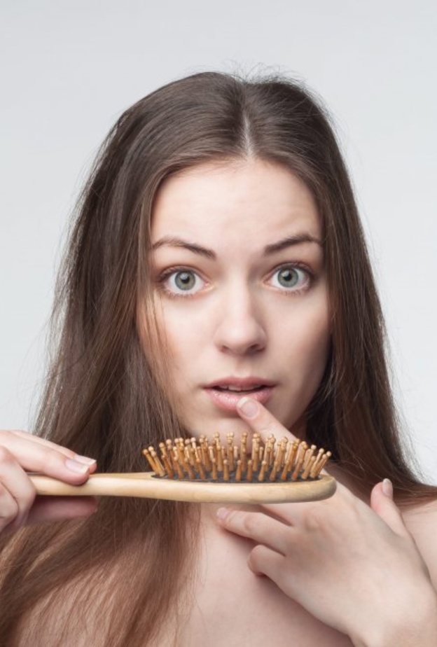 الضغوطات النفسية والتوتر يؤثران بشكل سلبي على صحة الشعر