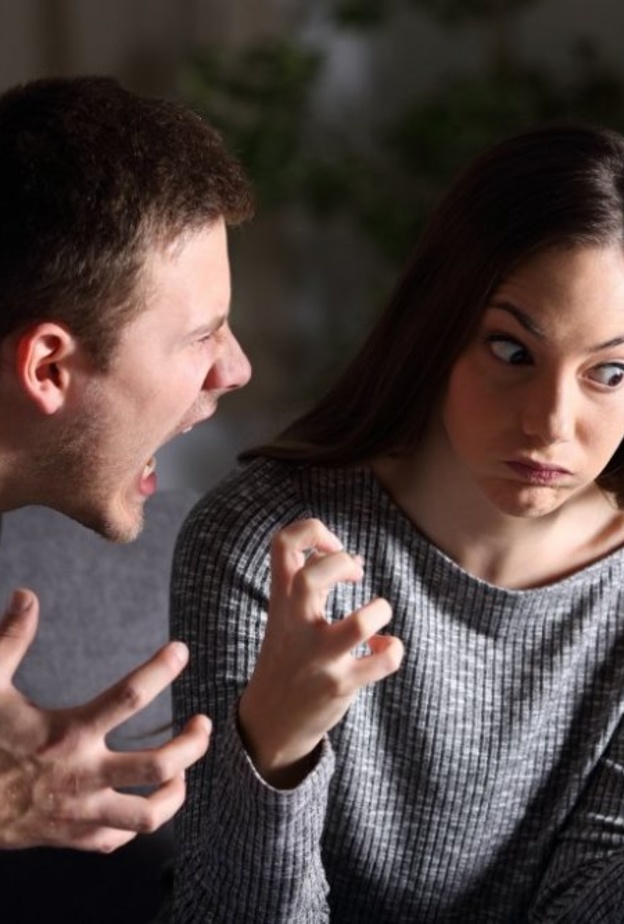  اسباب كثرة الشجار بين الزوجين في بداية الزواج - العناد و التحدي