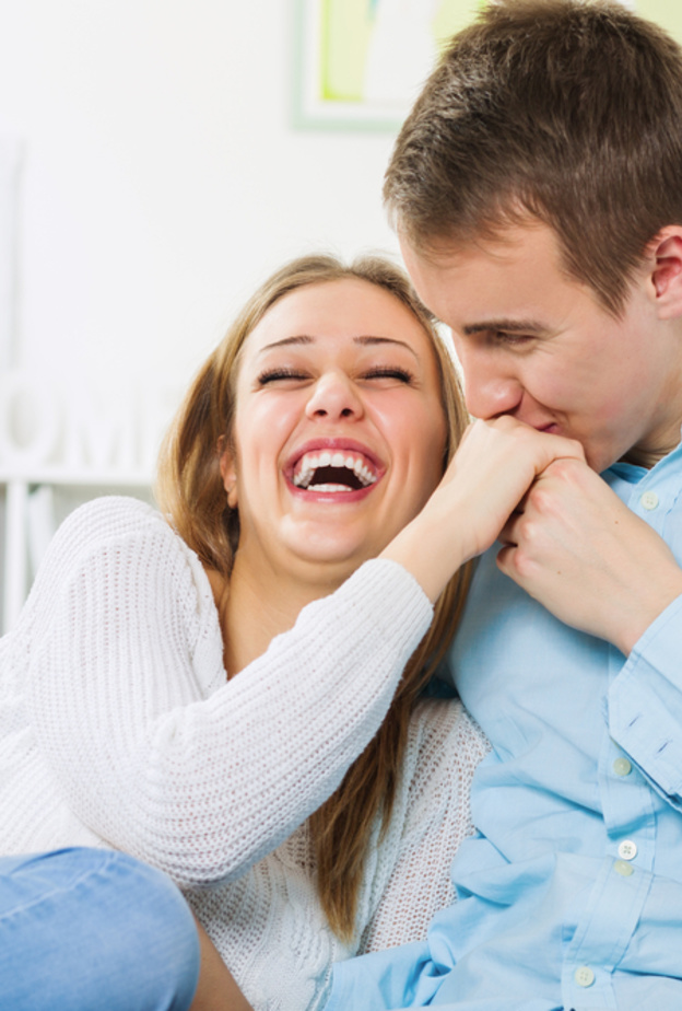 5 نصائح لتجعلي زوجك يهتم بك وانتي بعيدة عنه