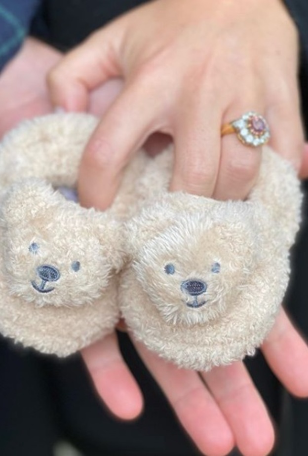 بهذه الصورة اللطيفة أعلنت الأميرة يوجيني عبر حسابها على انستغرام عن خبر حملها بطفلها الأول 