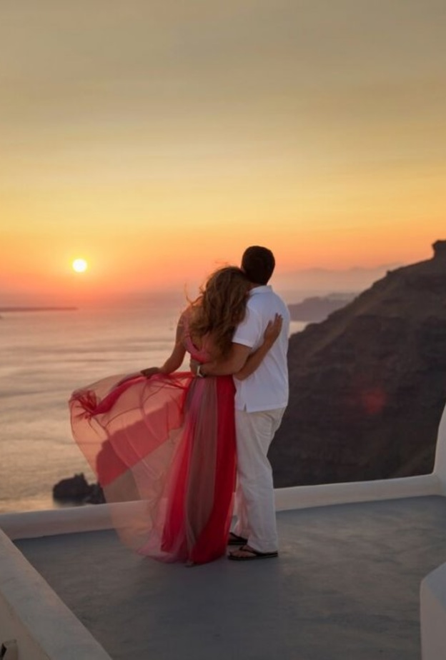 إلغاء شهر العسل في الخارج لن يمنعك من تنظيم شهر عسل رومانسي في المنزل