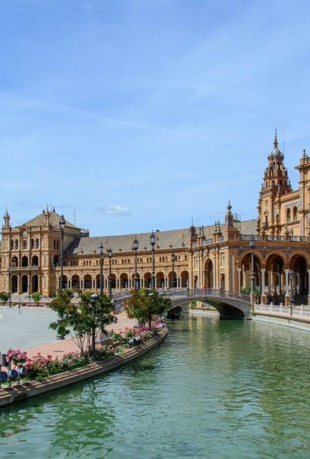  أسبانيا من أشهر الوجهات الاوروبية لعطلة الخريف بواسطة bogitw