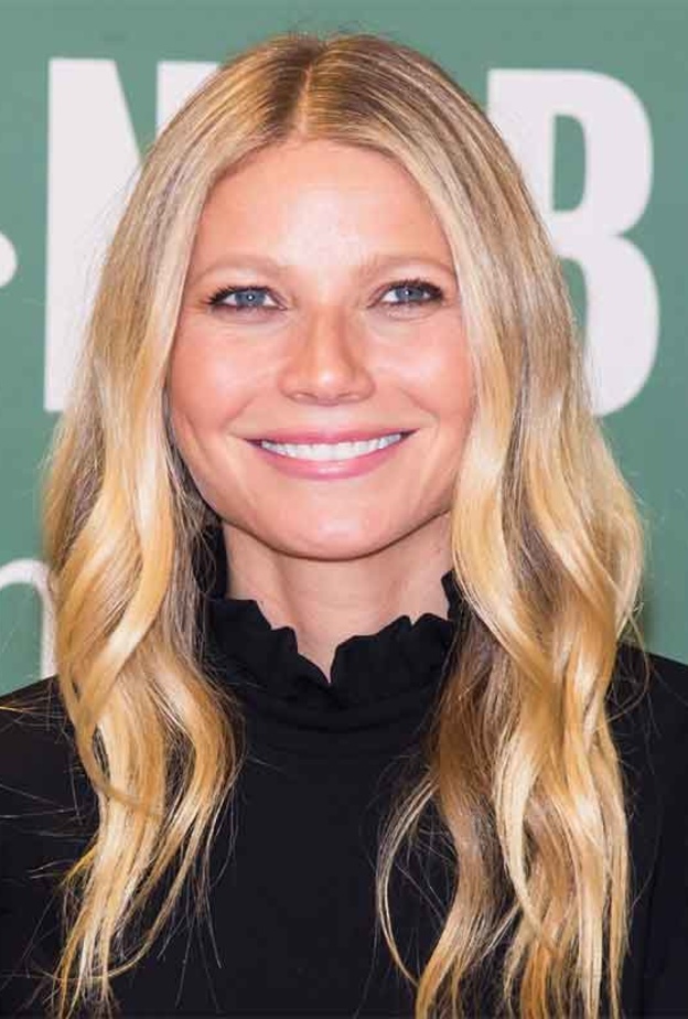 مكياج ترابي ناعم مع الشعر الويفي