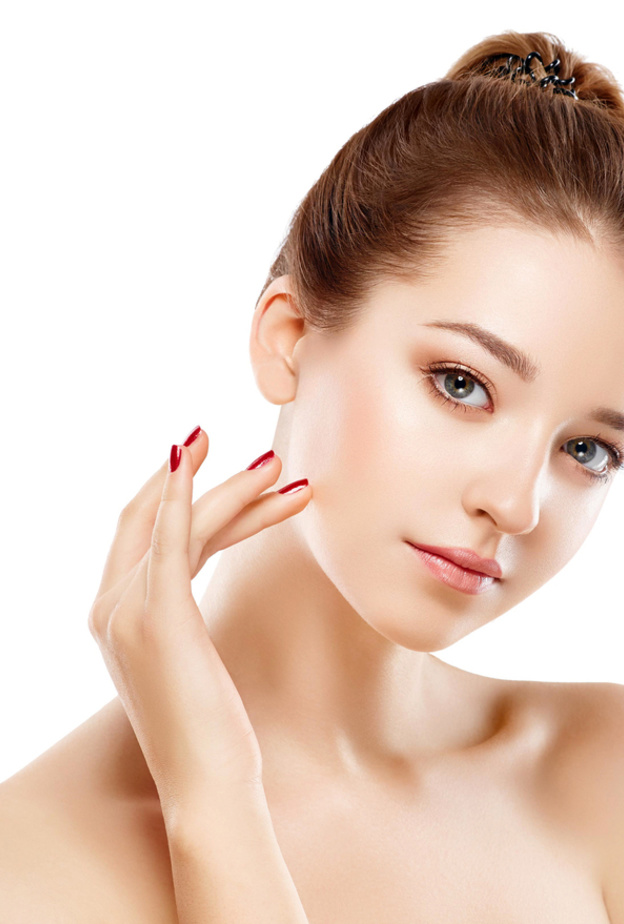 قرص الخد بطريقة خفيفة تمنحك مظهر خدود ممتلئة