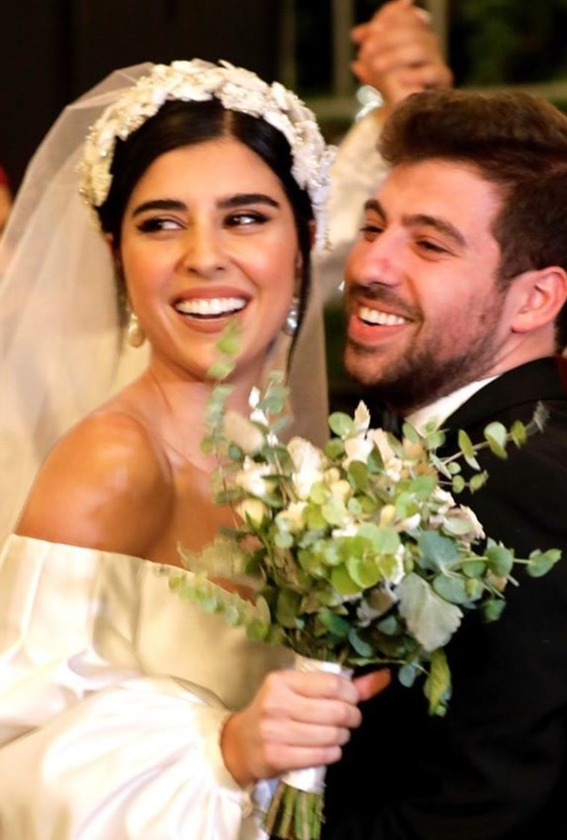 اطلالة زينة مكي في حفل زفافها