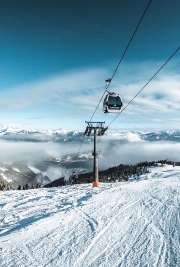  صعود الجبال بواسطة التلفريك بواسطة Matěj Kemr