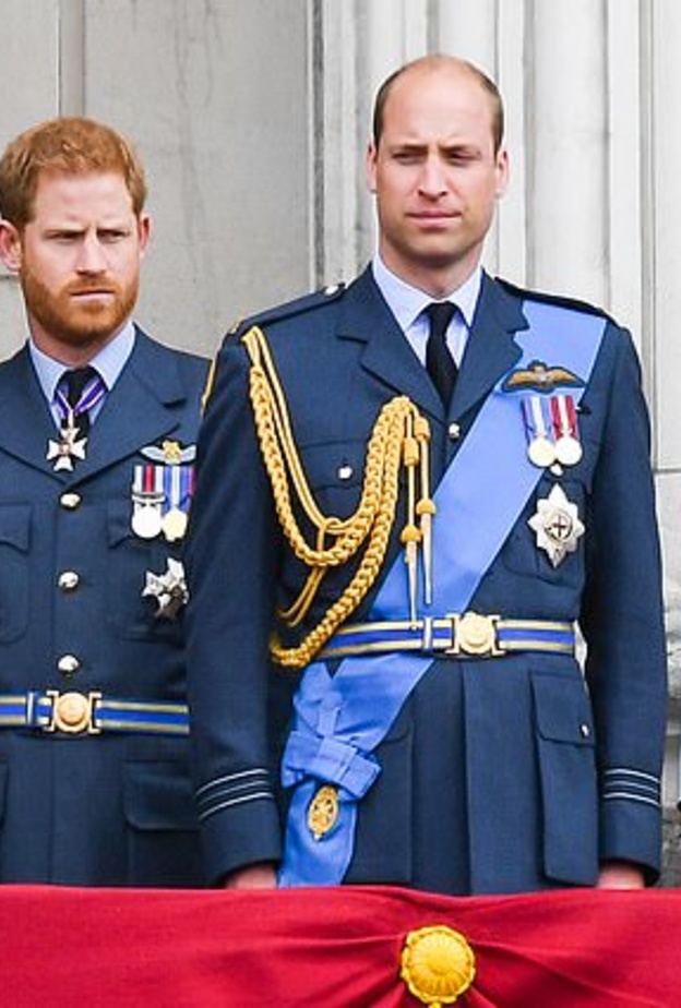 الأميران وليام وهاري مع زوجتيهما