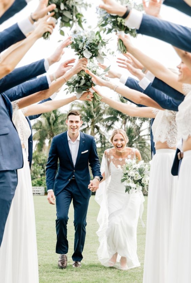  تأكدي من أن المصور لديه قائمة تفصيلية باللقطات المهمة في فقرات حفلات الزفاف