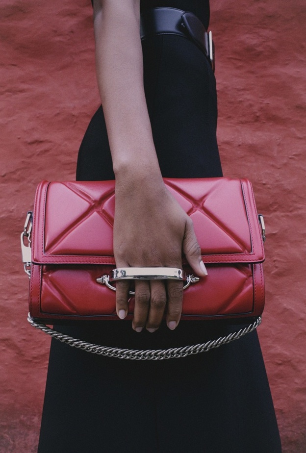 حقائب Alexander McQuen لموسم خريف وشتاء 2020