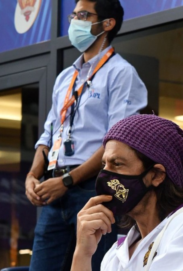  فينكي ميسور أعلن عن رحلة شاروخان إلى دبي