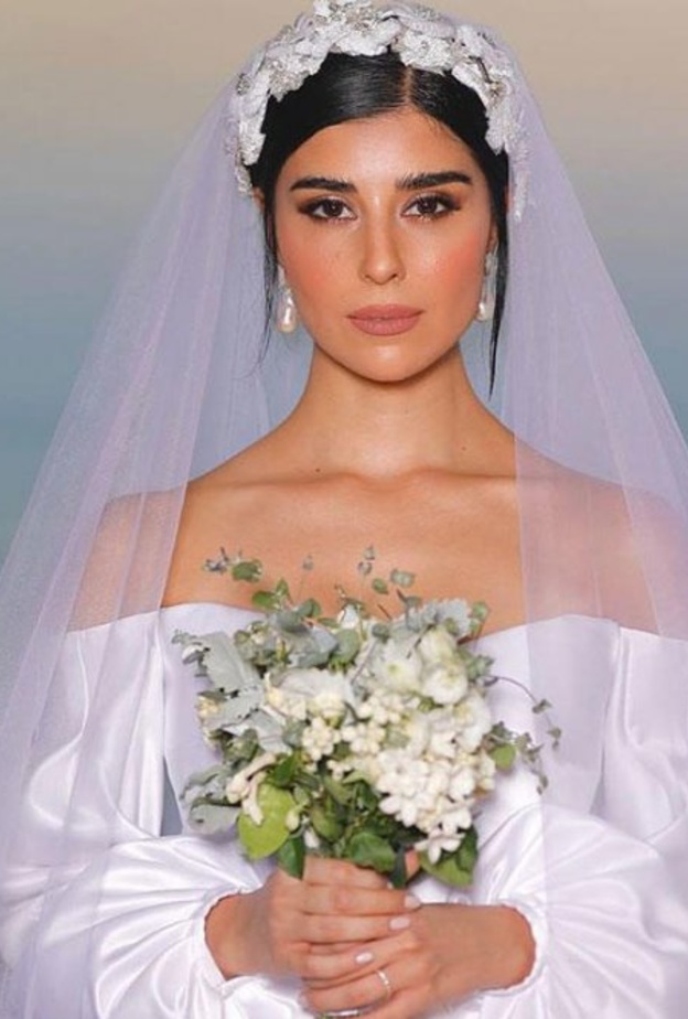 زينة مكي في يوم زفافها