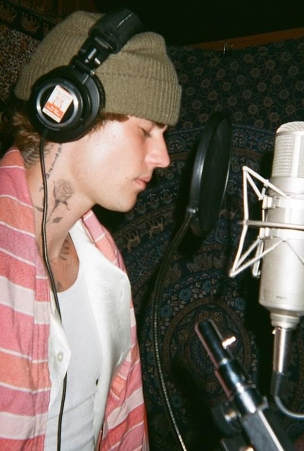 جاستن بيبر يثيلا الجدل بوشمه الجديد