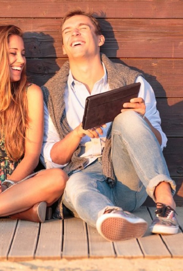  لا تجعليه يشعر بأنه محور حياتك