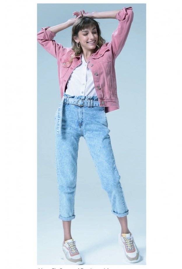 5 طرق بسيطة لطلة غنية بأزياء الدنيم الأنيقة بأقل من 100 ريال