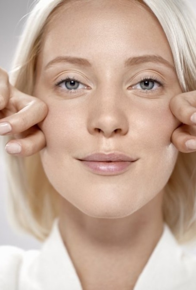 SISLEŸA L’integral Anti-Âge La Cure.. أعيدي تفعيل الطاقة الحيوية لبشرتك بأربعة أسابيع