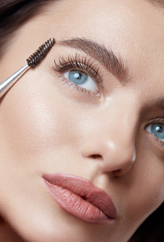 أفضل أنواع ماسكرا للحواجب في هذا الموسم