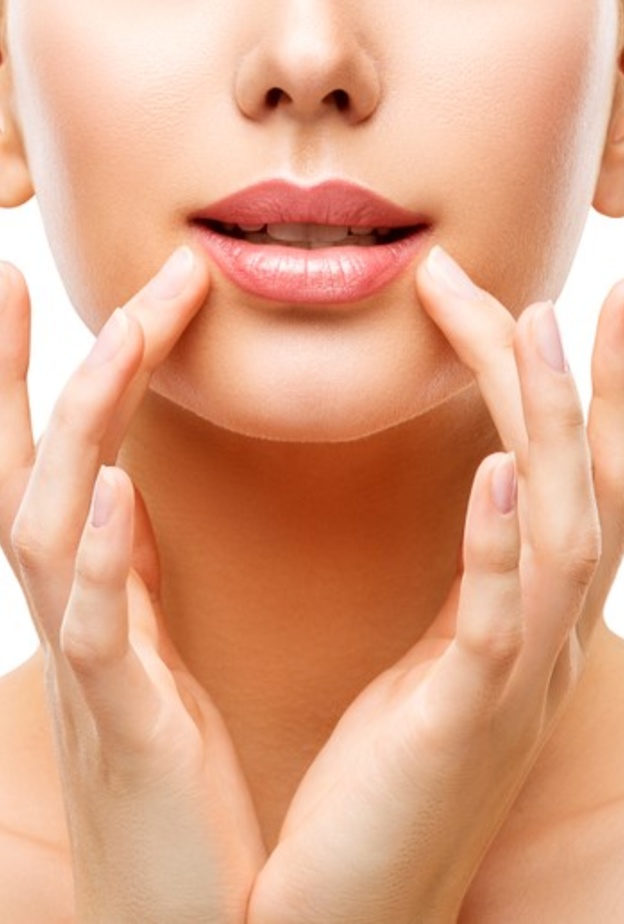 نصائح جمالية لمحاربة تشثث الشفاه في فصل الشتاء