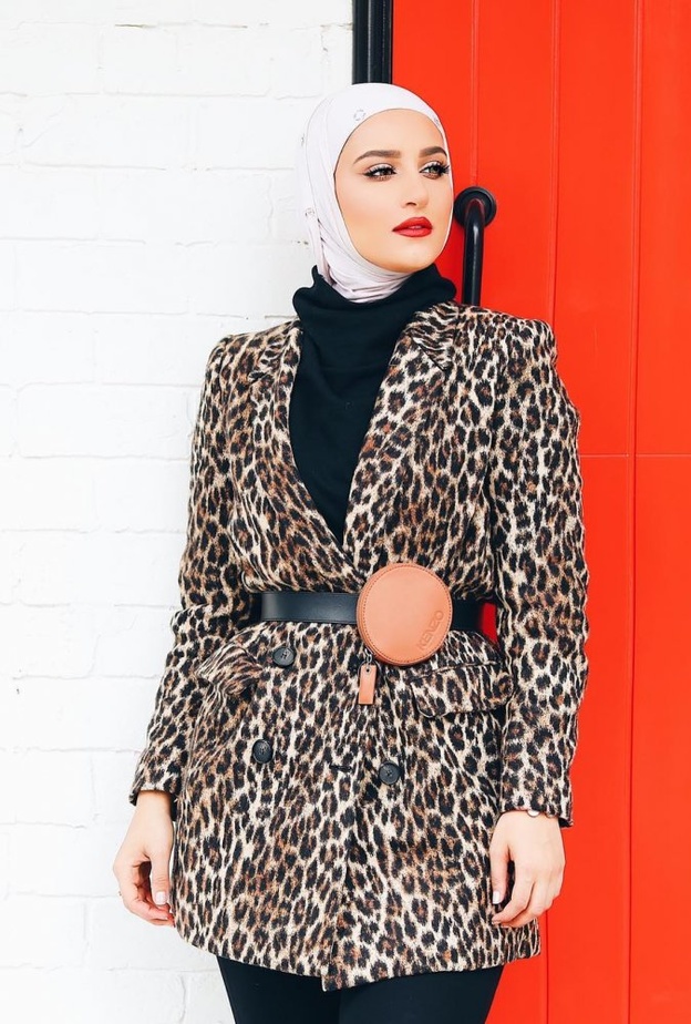 ملابس محجبات بطبعات الحيوانات من وحي اطلالات دلال الدوب