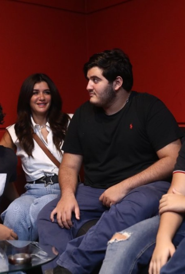 غادة عادل وابنائها