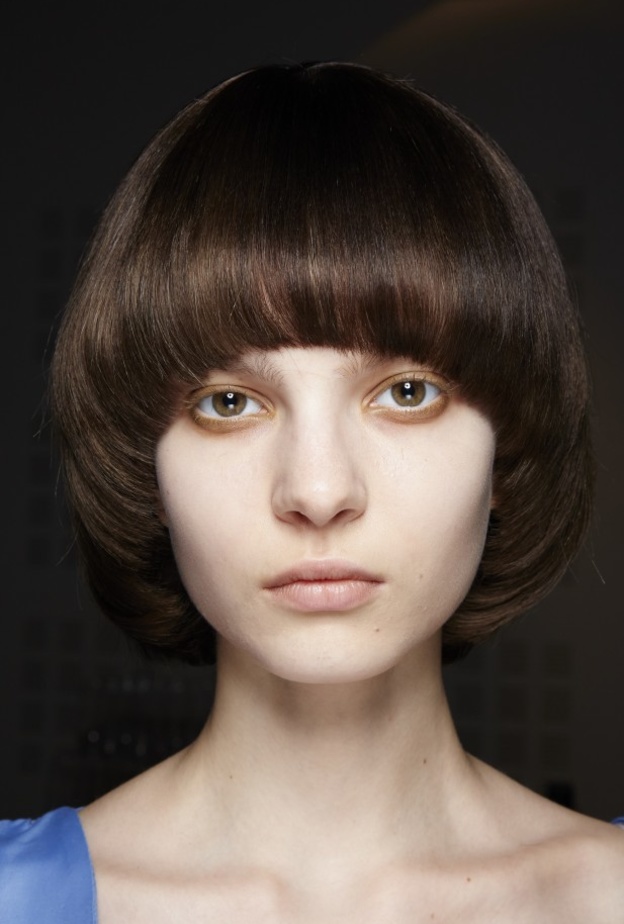 احدث قصات الغرة الأمامية المدورة من وحي Anrealage