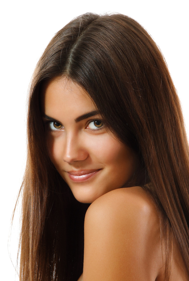 البشرة السمراء تحتاج الى الترطيب والتقشير لمنع جفافها